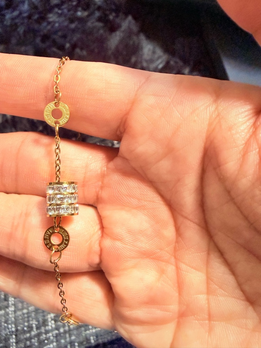 Fashion Gold Crystal-Barrel Pendant Bracelet - Shiny Gold Chain